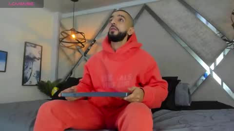 Yiyo online show from 03.07.25