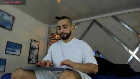 Yiyo online show from 03.09.25