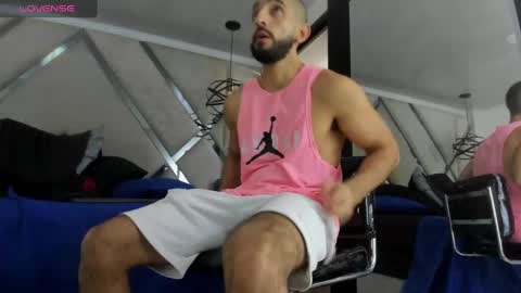 Yiyo online show from 03.09.25