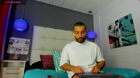 Yiyo online show from 09.08.25