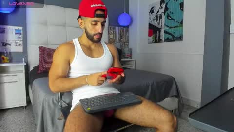 Yiyo online show from 10.14.25