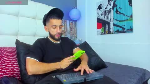 Yiyo online show from 11.29.25