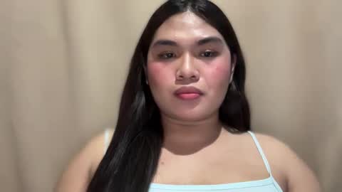 Snapshot of yllanahard chatting on 12.24.24 yllana love online show from 12.24.24