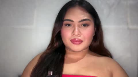 Snapshot of yllanahard chatting on 12.16.25 yllana love online show from 12.16.25