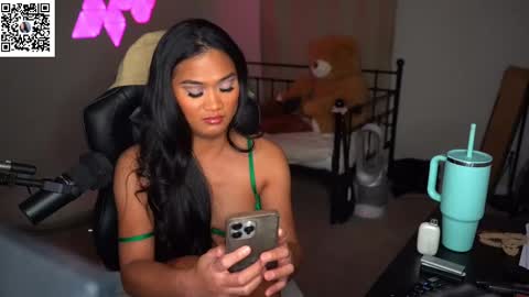 Palmela Handerson online show from 02.15.25