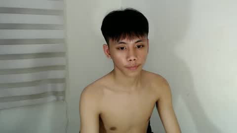 Snapshot of ynotyu chatting on 10.22.25 ynotyu online show from 10.22.25