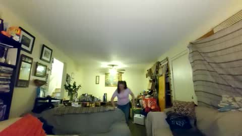 Snapshot of yokojoe chatting on 10.18.25 YokoJoe online show from 10.18.25