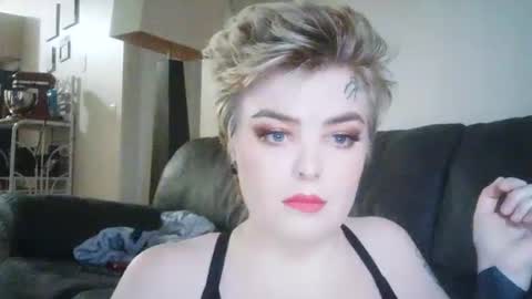 Yolandi online show from 12.22.25