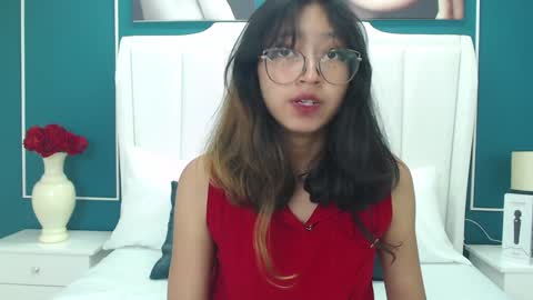 Yommi Winx online show from 12.27.24