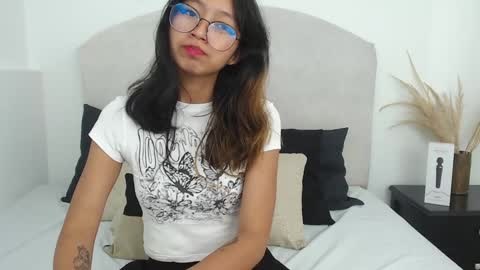 Yommi Winx online show from 02.08.25