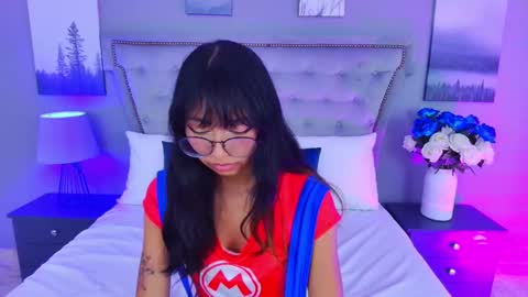 Yommi Winx online show from 09.30.25