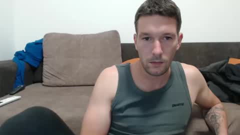 Snapshot of yone23 chatting on 10.31.25 yone23 online show from 10.31.25