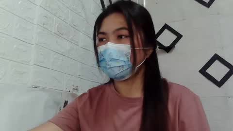 Snapshot of yoshiko_shine chatting on 01.31.25 ASK ME online show from 01.31.25