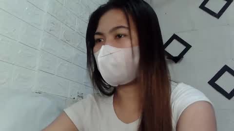 Snapshot of yoshiko_shine chatting on 02.02.25 ASK ME online show from 02.02.25