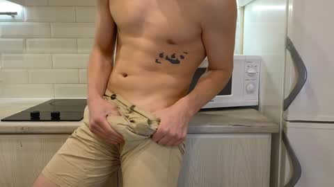 Snapshot of you_dream_ chatting on 12.15.24 you_dream_ online show from 12.15.24