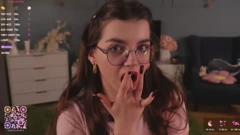 Snapshot of you_fell_in_love chatting on 11.23.25 Elizabeth brunette -- Darline blonde online show from 11.23.25