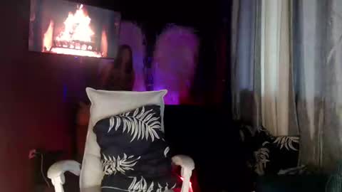 Snapshot of you_should_try chatting on 12.29.24 Denice online show from 12.29.24