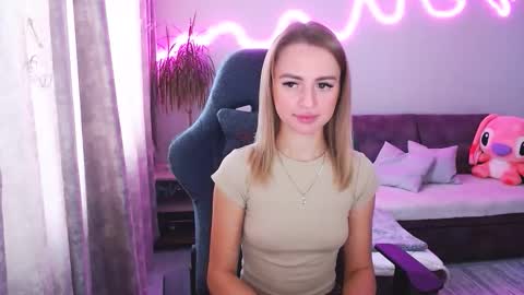 Bella online show from 10.14.25