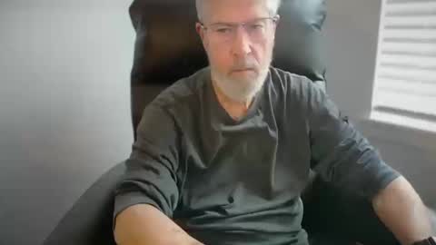 Colorado Guy Straight online show from 10.10.25