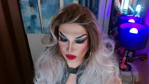 QUEEN MADISON  online show from 04.02.26