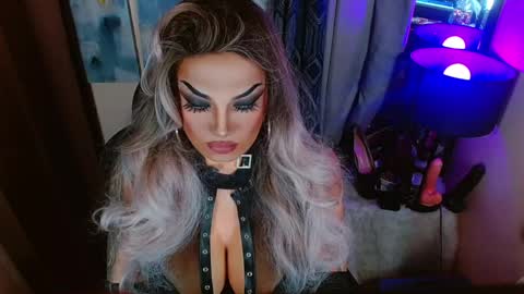 Snapshot of your1truequeen chatting on 05.21.26 QUEEN MADISON online show from 05.21.26