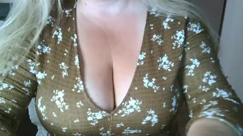 Snapshot of your__maria chatting on 07.20.26 Maria Love online show from 07.20.26