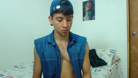 Snapshot of your_boy_hot chatting on 05.18.26 your boy online show from 05.18.26