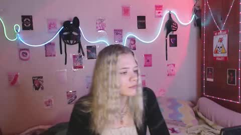 Snapshot of your_horny_friends chatting on 09.09.25 Your Horny Friends online show from 09.09.25