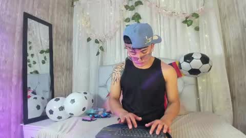 your_kitty_boy online show from 06.25.26