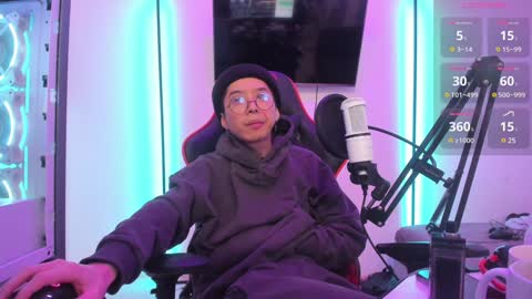 Snapshot of your_little_twink chatting on 12.04.24 Han online show from 12.04.24