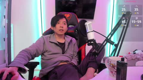 Snapshot of your_little_twink chatting on 12.19.24 Han online show from 12.19.24