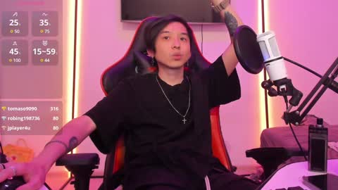 Snapshot of your_little_twink chatting on 01.17.25 Han online show from 01.17.25