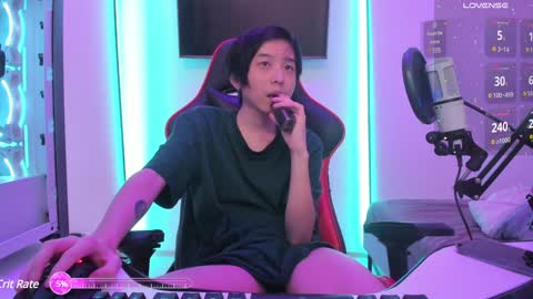 Snapshot of your_little_twink chatting on 02.02.25 Han online show from 02.02.25