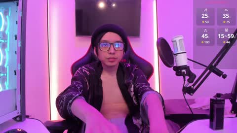 Snapshot of your_little_twink chatting on 02.03.25 Han online show from 02.03.25