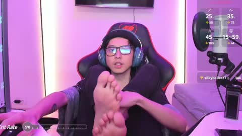 Snapshot of your_little_twink chatting on 02.28.25 Han online show from 02.28.25