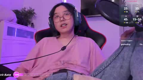 Snapshot of your_little_twink chatting on 10.25.25 Han online show from 10.25.25