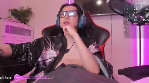 Snapshot of your_little_twink chatting on 11.07.25 Han online show from 11.07.25