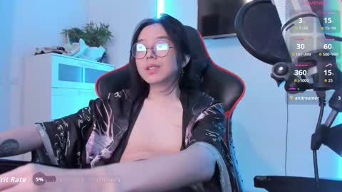 Snapshot of your_little_twink chatting on 11.11.25 Han online show from 11.11.25