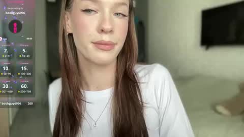Snapshot of your_sweet_angel_ chatting on 05.19.26 Mia online show from 05.19.26