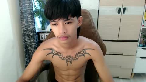 yourasian_eric online show from 04.07.26