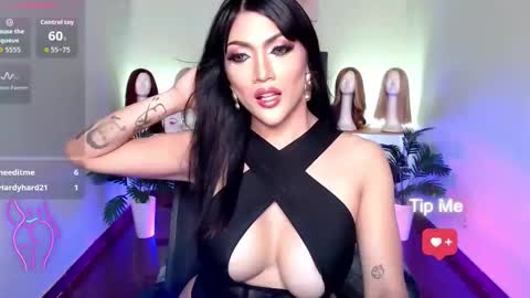 Snapshot of yourasiangoddess69 chatting on 10.22.25 Goddess online show from 10.22.25