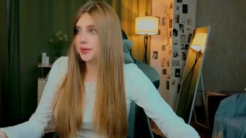 Snapshot of yourbeautyarya chatting on 07.14.26 Arya online show from 07.14.26