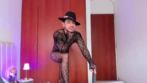 Snapshot of yourboynextdoor1 chatting on 10.11.25 YOURBOYNEXTDOOR online show from 10.11.25