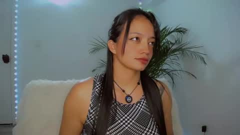 Snapshot of yourcutegiirl chatting on 05.04.26 Salom online show from 05.04.26