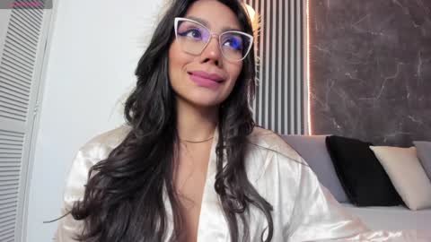 Selena online show from 01.28.25