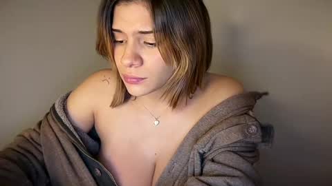 yourcutemolly__ online show from 06.05.26