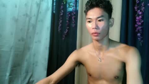 Snapshot of yourdreamboyx chatting on 01.29.25 Rence online show from 01.29.25
