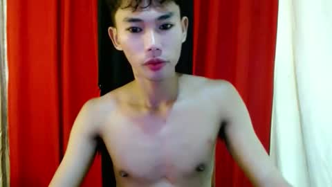 Snapshot of yourdreamboyx chatting on 02.19.25 Rence online show from 02.19.25