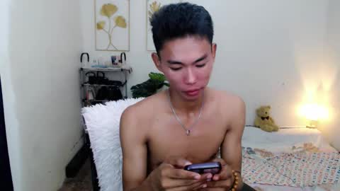 Snapshot of yourdreamboyx chatting on 09.22.25 Rence online show from 09.22.25