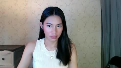 Snapshot of yourdreamgirlgwen chatting on 05.30.26 GWENI online show from 05.30.26